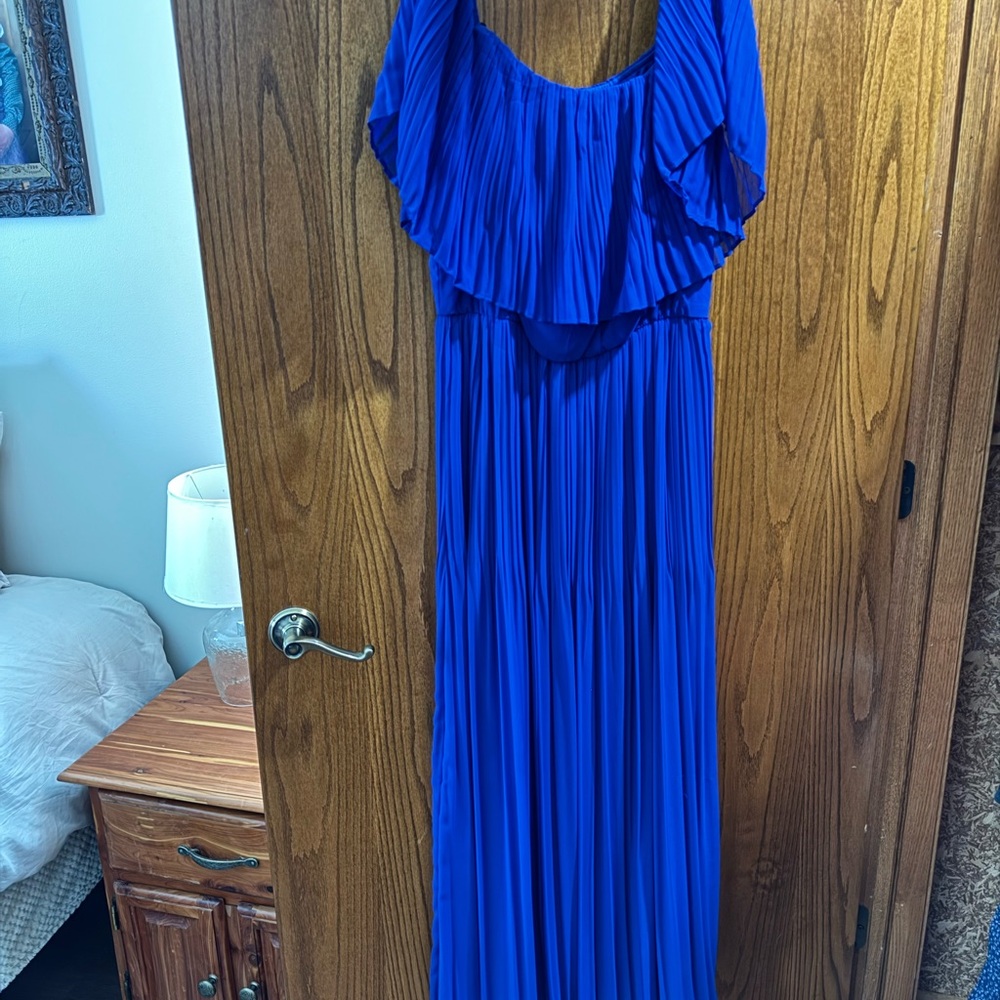 Elegant Royal Blue Pleated Dress